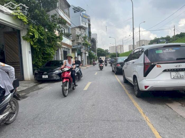 Hình ảnh Bán 270m đất mặt đê Bát Khối đoạn đường rộng, dốc Thạch Bàn có thể làm spa, gara ô tô, trụ sở công ty, văn phòng tuyệt đẹp 2