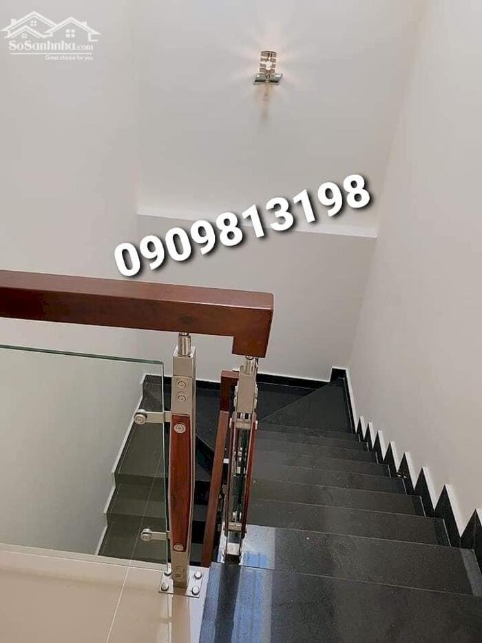 Hình ảnh SHR Sang Tên Giao Ngay Nhà Quận 1 HXH Đẹp 0