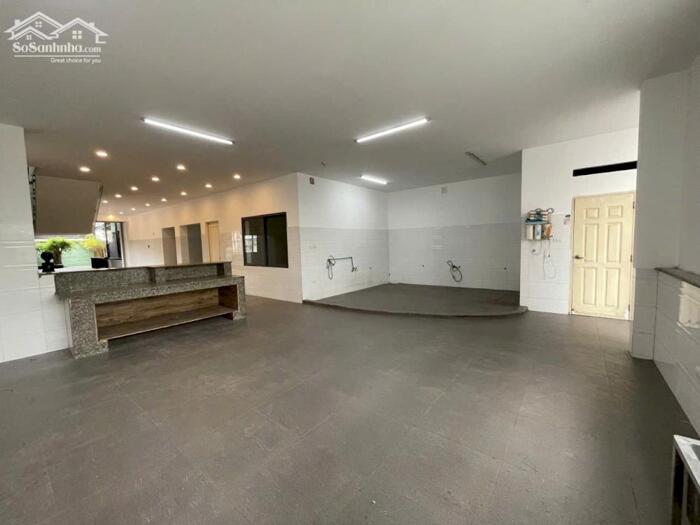 Hình ảnh Nhà Đất DT lớn 500m² mặt tiền 10m, vuông vắn, có hầm để xe. 2