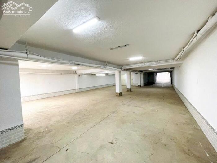 Hình ảnh Nhà Đất DT lớn 500m² mặt tiền 10m, vuông vắn, có hầm để xe. 7