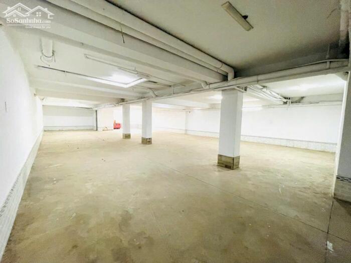 Hình ảnh Nhà Đất DT lớn 500m² mặt tiền 10m, vuông vắn, có hầm để xe. 8