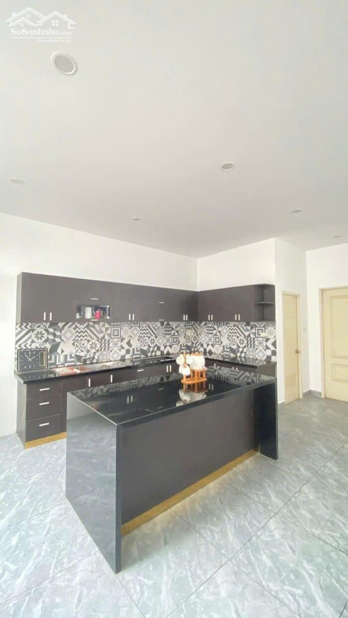 Hình ảnh Nhà Đất DT lớn 500m² mặt tiền 10m, vuông vắn, có hầm để xe. 11