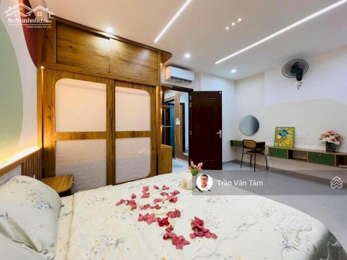 Hình ảnh Gần Bến Xe Miền Đông ! Sát Mặt Tiền Hẻm Xe Hơi Đường Nguyễn Xí, Bán Nhà 3 Lầu Đúc, 5 PHÒNG WC RIÊNG 6