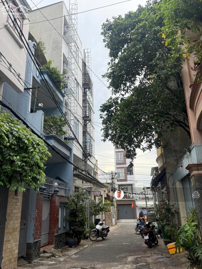 Hình ảnh Gần Bến Xe Miền Đông ! Sát Mặt Tiền Hẻm Xe Hơi Đường Nguyễn Xí, Bán Nhà 3 Lầu Đúc, 5 PHÒNG WC RIÊNG 1