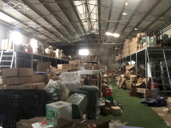 Hình ảnh Kho xưởng cho thuê 700m2, 1200m2 ngã tư Ga Quận 12 1