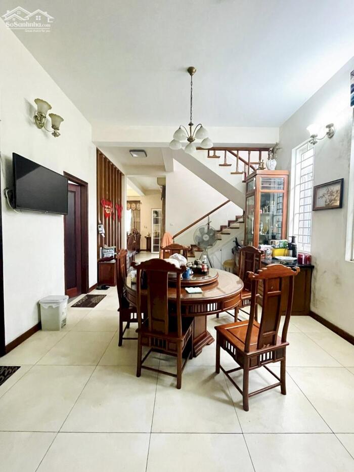 Hình ảnh Bán Nhà VIEW HỒ Quận Long Biên 200m2-4T MT11m Vỉa Hè Tặng Nội Thất 31 Tỷ Bát Khối 4