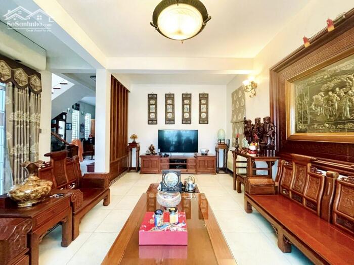 Hình ảnh Bán Nhà VIEW HỒ Quận Long Biên 200m2-4T MT11m Vỉa Hè Tặng Nội Thất 31 Tỷ Bát Khối 2