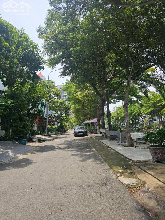 Hình ảnh 90m2 - Giá 10.2 tỷ - 4PN - Nhà phố view sông đường D5A, Q7 1