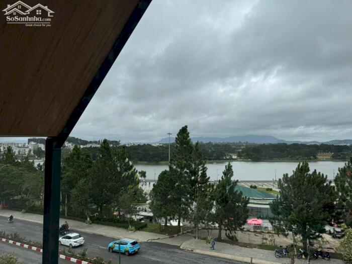 Hình ảnh BÁN NHÀ 3 MẶT TIỀN – VIEW HỒ XUÂN HƯƠNG – ĐƯỜNG HỒ TÙNG MẬU, P. XUÂN HƯƠNG, ĐÀ LẠT ️ Vị trí trung tâm – View hồ cực hiếm – Sổ xây dựng, pháp lý chuẩn! 5