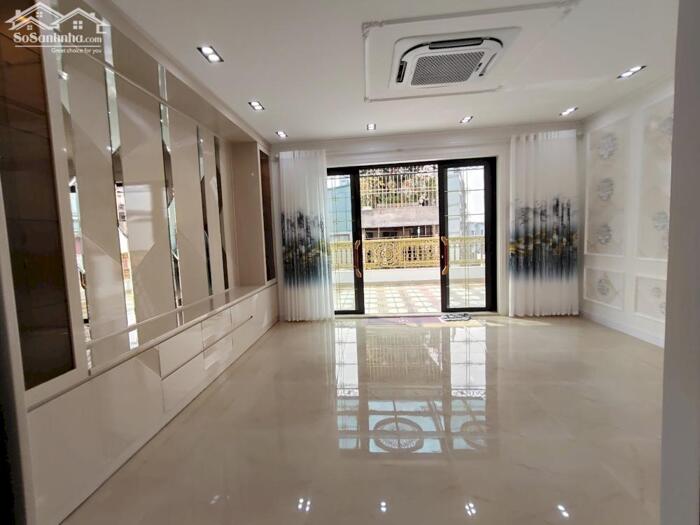 Hình ảnh 8 Tầng 1 Hầm Phố Nguyễn Thái Học 150M2 2 Thoáng Trước Sau 80 Tỷ Vỉa Hè Rộng 2