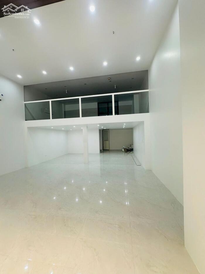 Hình ảnh Tòa Văn Phòng 10 Tầng Mặt Phố Giảng Võ - Vị Trí Vàng Đối Diện Vinhomes - 85 Tỷ VND 3