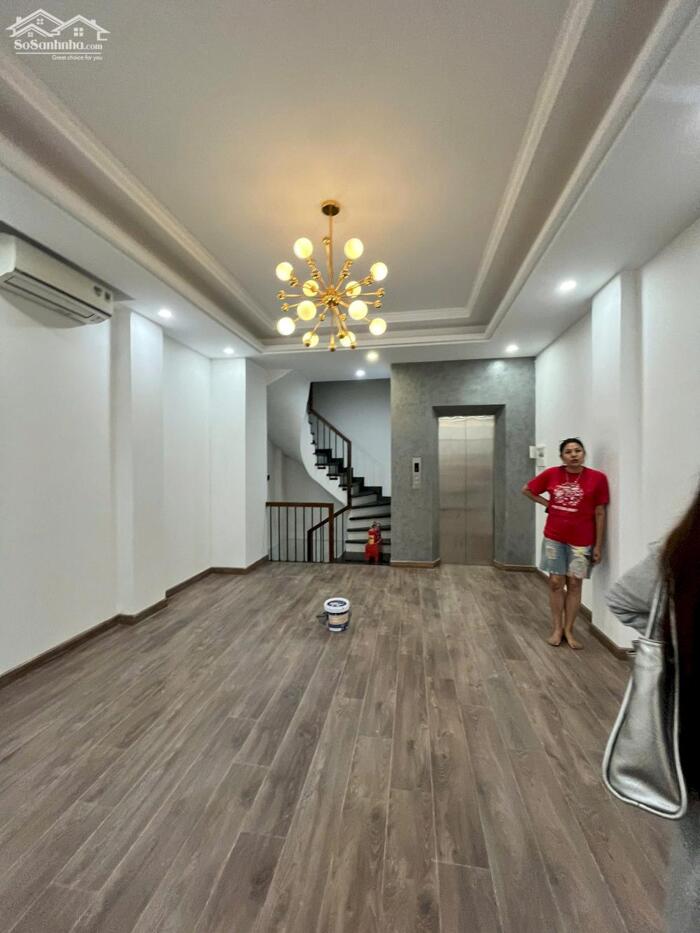 Hình ảnh Cho thuê văn phòng tại Vũ Trọng Khánh Hà Đông, mới đẹp ô tô đỗ cửa 3