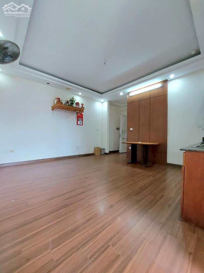 Hình ảnh Cho thuê chung cư B14 Kim Liên, 65m2, 2 phòng ngủ, đồ cơ bản giá 10 triệu/tháng 1