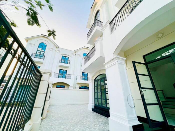 Hình ảnh CHO THUÊ CĂN BIỆT THỰ ĐƠN LẬP THIẾT KẾ ĐẸP, SANG TRỌNG BẬC NHẤT TẠI VINHOMES GRAND PARK 8