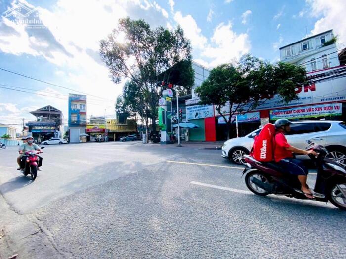 Hình ảnh Nhà bán mặt tiền đường Phan Trung 1 trệt 2 lầu sổ hồng 245m2 ngang 6m giá 27 tỷ 4