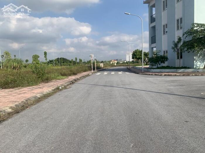 Hình ảnh Độc quyền Bán đất TT9 -2 đấu giá Cự Khối 66m2, trước đường sau đường, gần dự án hồ 30ha chuẩn bị làm vào tháng 10 / 2025 4