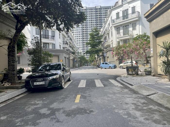 Hình ảnh Chính chủ gửi bán gấp 247m2 đất đấu giá 31HA Trâu Quỳ, vierw khu shophouse Hải Phát, xây biệt thự, nhà vườn đẹp 2