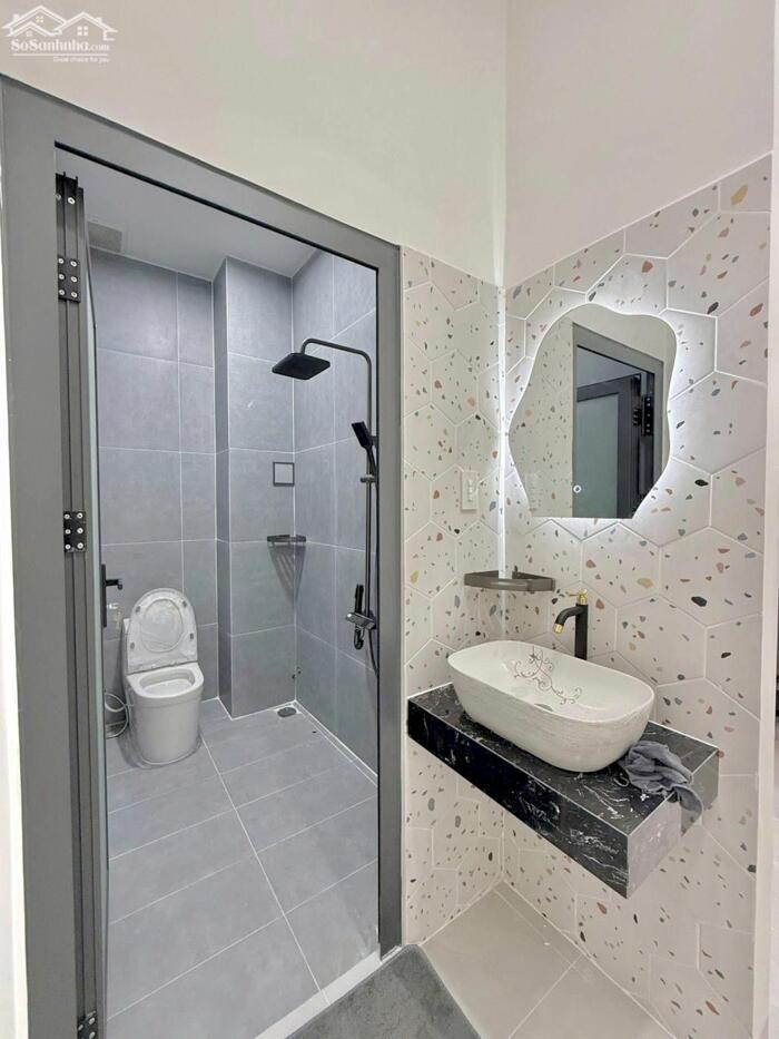 Hình ảnh BÁN GẤP CĂN NHÀ LẦU GIÁ TỐT VỊ TRÍ KẾ BÊN CÔNG AN PHƯỜNG TÂN TRIỀU 5