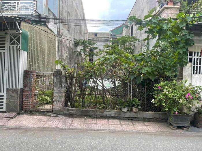 Hình ảnh Bán 90m2 đất đẹp Ngõ đường Duy Tân, Hưng Phúc - P. Trường Vinh 2