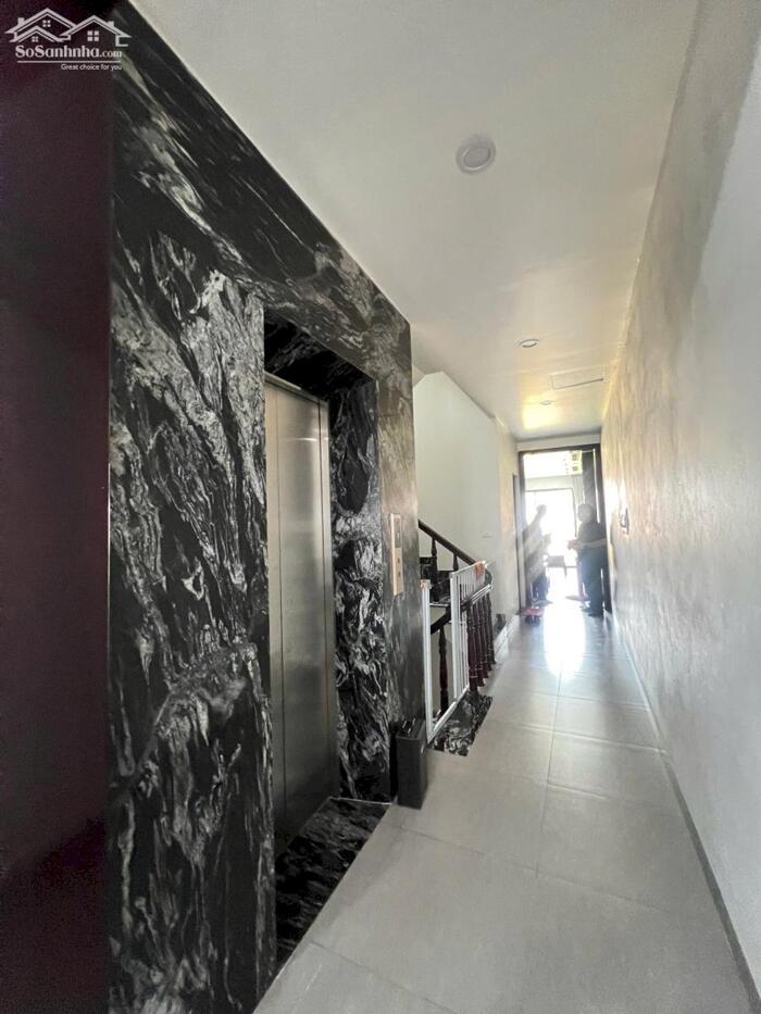 Hình ảnh Bán nhà mặt phố Đại Cồ Việt 59m2 mặt tiền rộng thang máy vỉa hè rộng 0