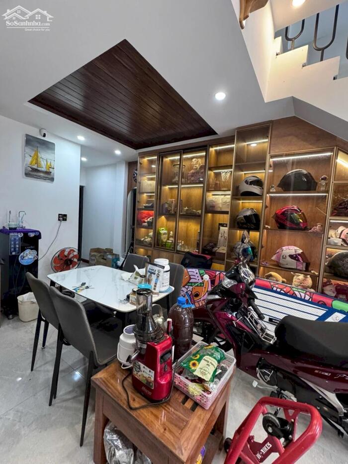 Hình ảnh HÓT _ TIỂU LA TRUNG TÂM _ KIÊT OTO _ 3 TẦNG _ GIÁ: 4 TY 7 3