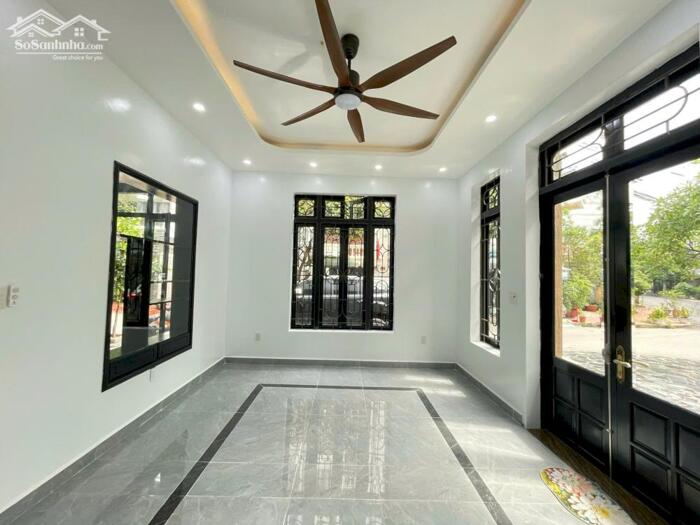 Hình ảnh Cho thuê biệt thự Văn Cao, DT: 100m2, 6 p.ngủ khép kín. 0