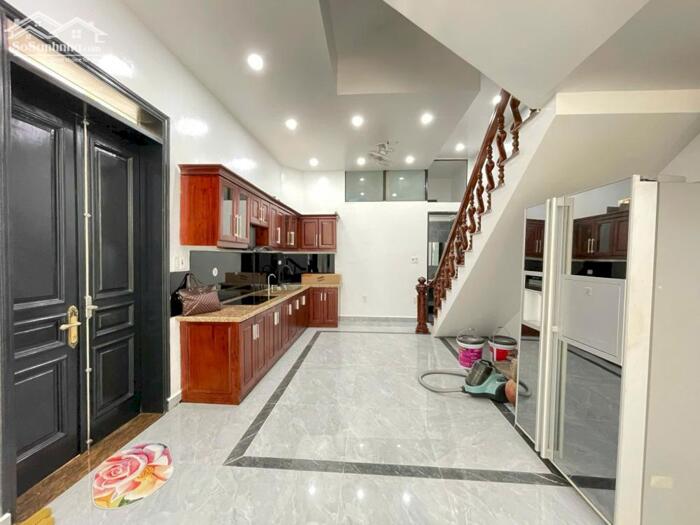 Hình ảnh Cho thuê biệt thự Văn Cao, DT: 100m2, 6 p.ngủ khép kín. 7