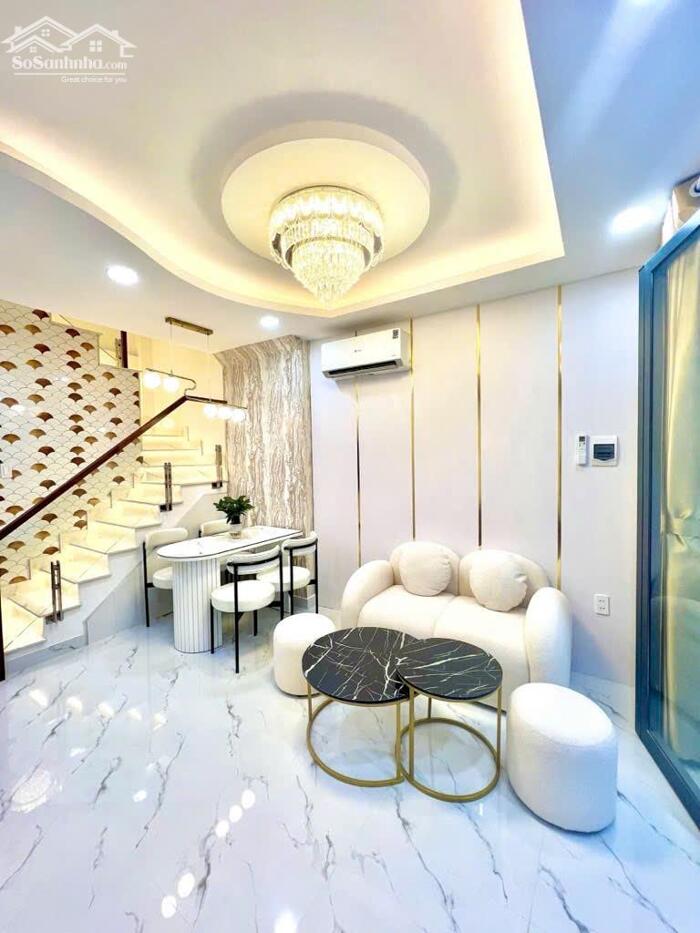 Hình ảnh Bán nhà full nội thất cao cấp tại Trần Văn Đang Q3, thông hẻm Hoàng Sa, 3 lầu BTCT, 2PN 3WC 1