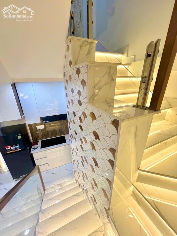 Hình ảnh Bán nhà full nội thất cao cấp tại Trần Văn Đang Q3, thông hẻm Hoàng Sa, 3 lầu BTCT, 2PN 3WC 12