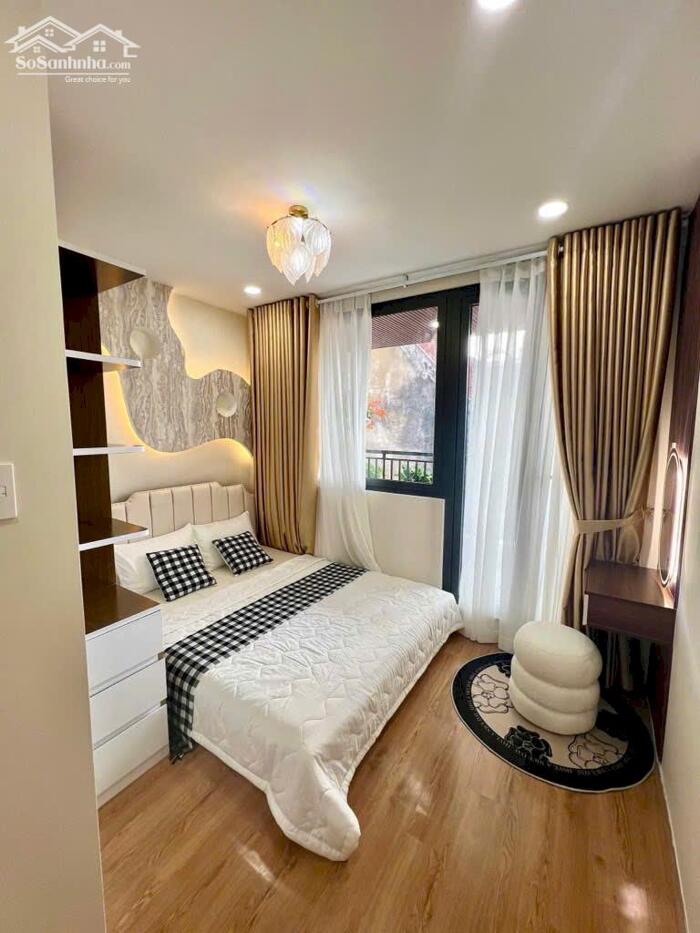 Hình ảnh Bán nhà full nội thất cao cấp tại Trần Văn Đang Q3, thông hẻm Hoàng Sa, 3 lầu BTCT, 2PN 3WC 10