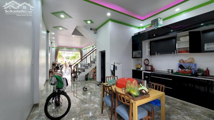 Hình ảnh Bán Căn Nhà 1 Trệt 2 Lầu Mặt Tiền Kinh Doanh Đường Rộng 32m2,Tại Trảng Bom 3