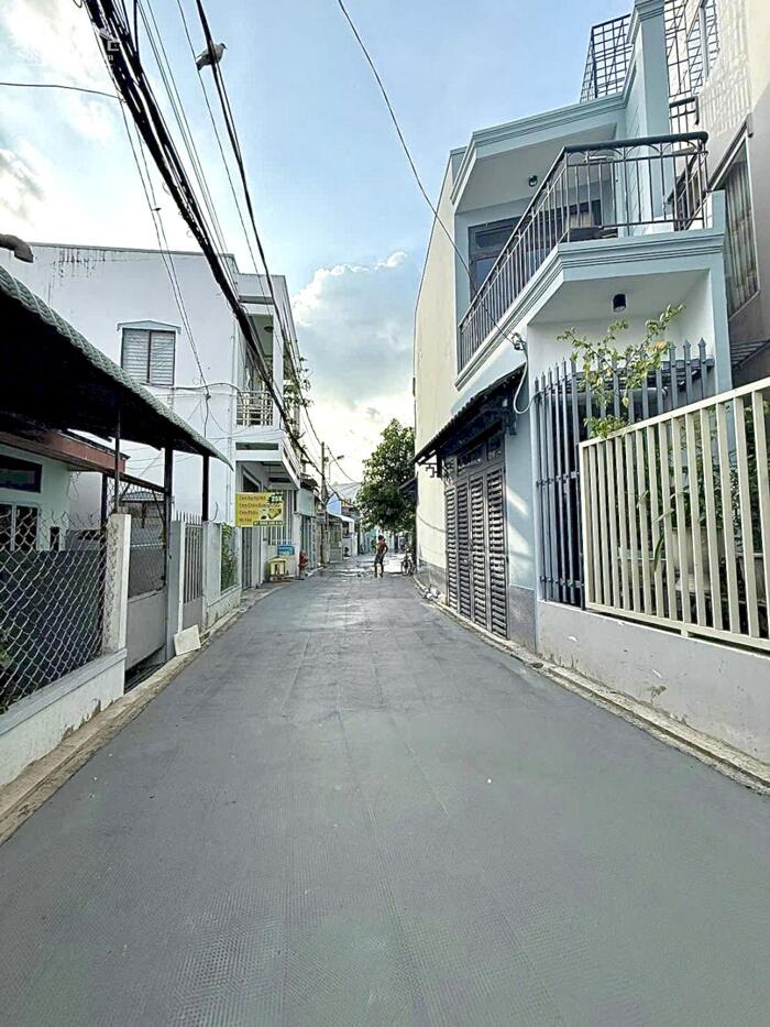 Hình ảnh Nhà Trệt Lầu Trục chính hẻm 107 Hoàng Văn Thụ 0