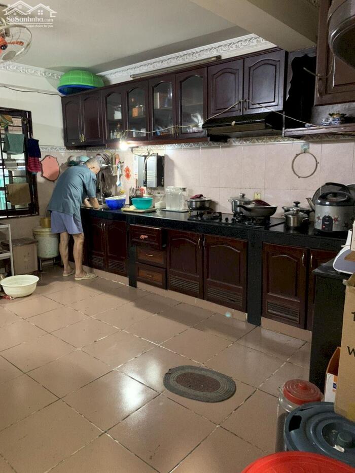 Hình ảnh Bán nhà hẻm 6m đường Lê Quang Định, 4.5 x 14m, 4 tầng, hẻm thông giá yêu thương 4