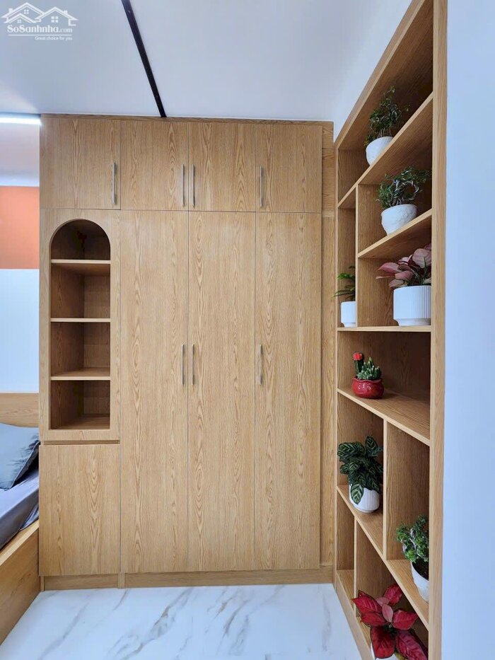 Hình ảnh Bán nhà hẻm 6m đường Lê Quang Định, 4.5 x 14m, 4 tầng, hẻm thông giá yêu thương 0