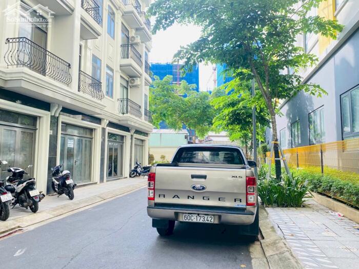 Hình ảnh Bán nhà phố Bcons City, xd 4 tầng, mặt tiền đường Thống Nhất, Dĩ An, sổ hồng riêng, 8,8 tỷ 2