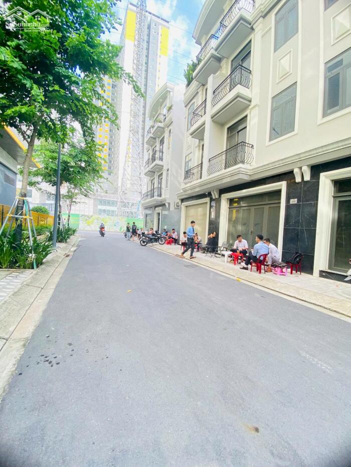 Hình ảnh Bán nhà phố Bcons City, xd 4 tầng, mặt tiền đường Thống Nhất, Dĩ An, sổ hồng riêng, 8,8 tỷ 3