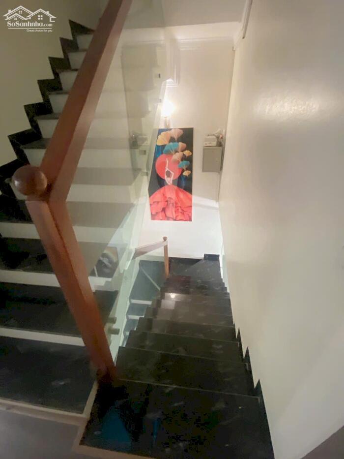 Hình ảnh Bán nhà 3 tầng, 3 phòng ngủ mới sửa chữa tại đường Trần Nguyên Hãn, Liên Bảo, Vĩnh Yên 0