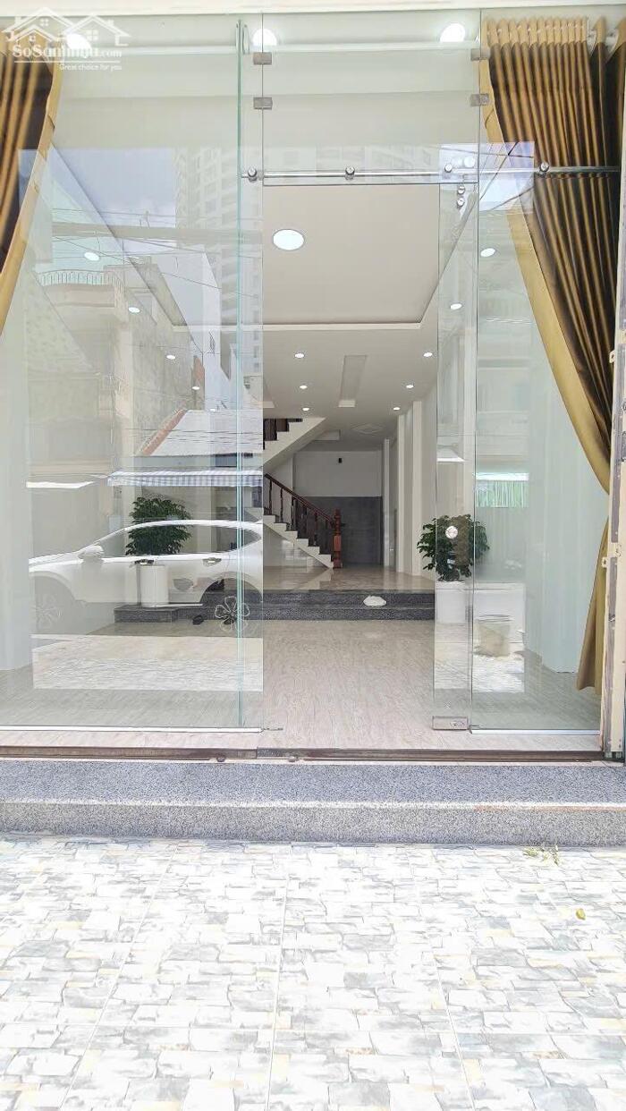 Hình ảnh Bán nhà mặt tiền kinh doanh sát biển Nha Trang 0