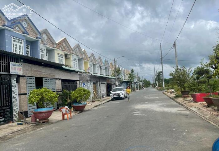 Hình ảnh Đất nền giá ngộp cần bán gấp 83m2 trục chính kdc An Phú xã lỗ 950tr 0