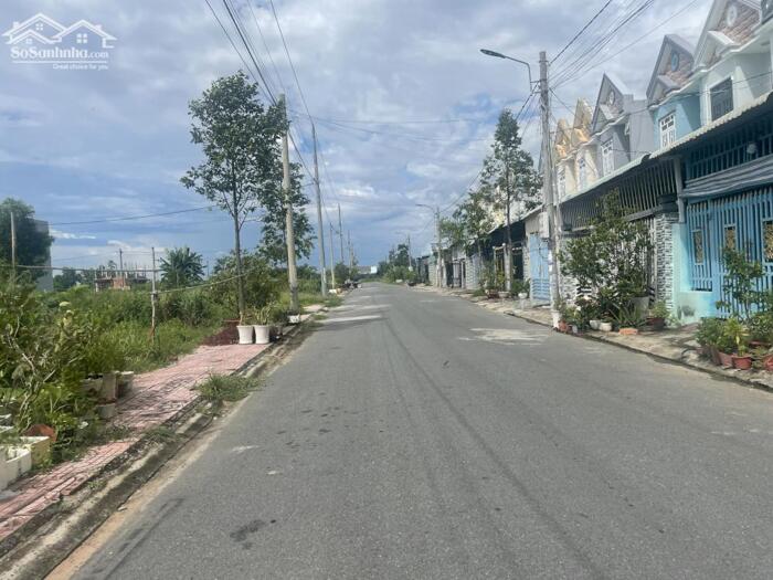 Hình ảnh Đất nền giá ngộp cần bán gấp 83m2 trục chính kdc An Phú xã lỗ 950tr 1