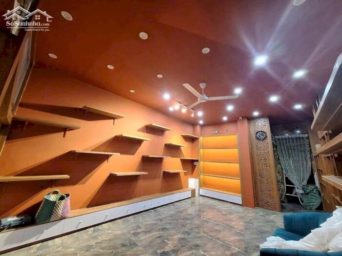 Hình ảnh Chính Chủ gửi bán nhà 5 tầng MT đường Hồ Quý Ly,P Thanh Khê,Đà Nẵng 4