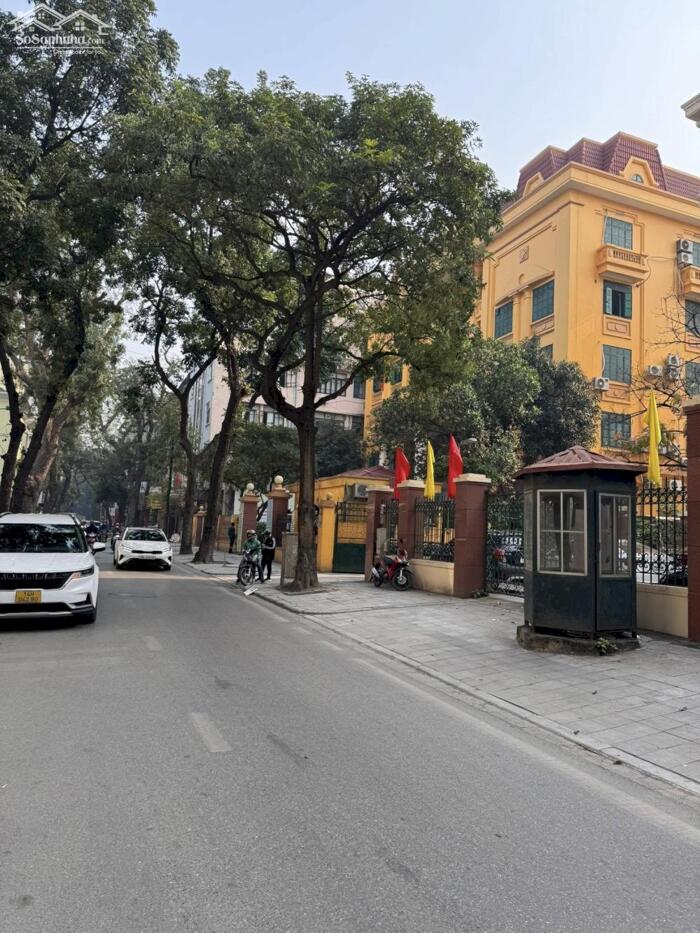 Hình ảnh Bán Nhà Mặt Phố Quận Hoàn Kiếm 82m4T VỪA Ở VỪA KD 1 SỔ 1 CHỦ 41,5 Tỷ Lý Nam Đế. 5