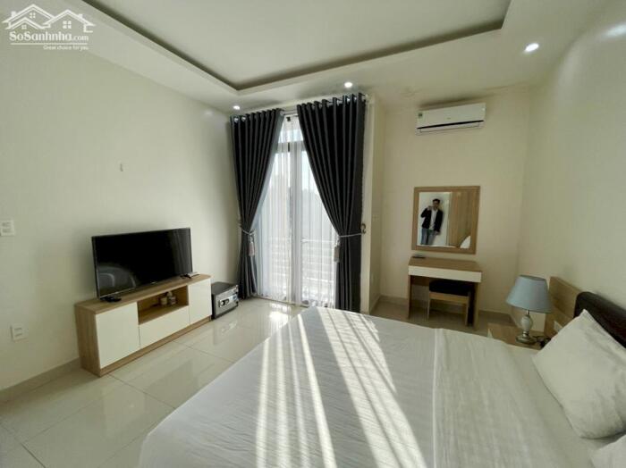 Hình ảnh Cho thuê căn hộ phố Văn Cao, 2 p.ngủ (80m2). 4