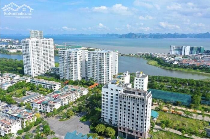 Hình ảnh Do chuyển định cư nên cần bán căn 2PN 68m2 ô góc View Biển trung tâm du lịch Bãi Cháy, Hạ Long. 0