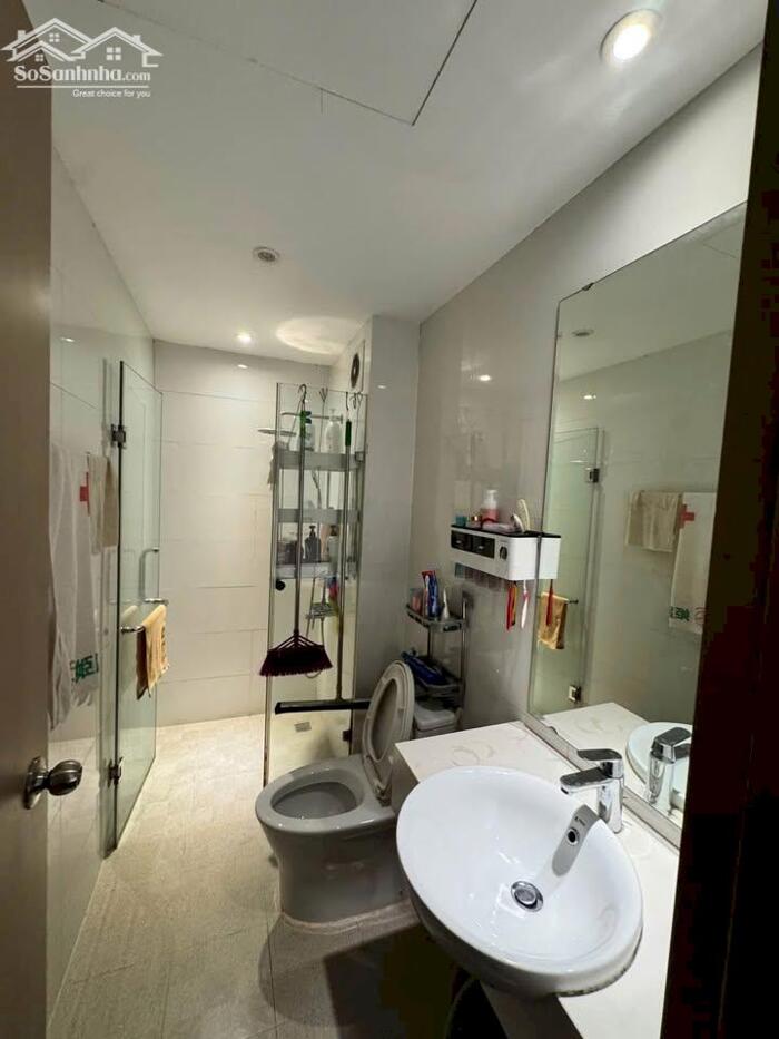 Hình ảnh Do chuyển định cư nên cần bán căn 2PN 68m2 ô góc View Biển trung tâm du lịch Bãi Cháy, Hạ Long. 9