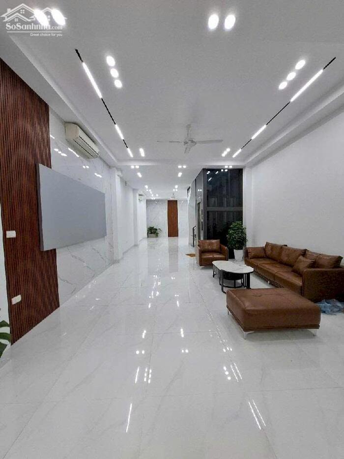 Hình ảnh Bán nhà Mặt Phố Bà Triệu, Lô góc, 6 tầng 80m2 2