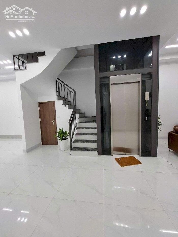 Hình ảnh Bán nhà Mặt Phố Bà Triệu, Lô góc, 6 tầng 80m2 1