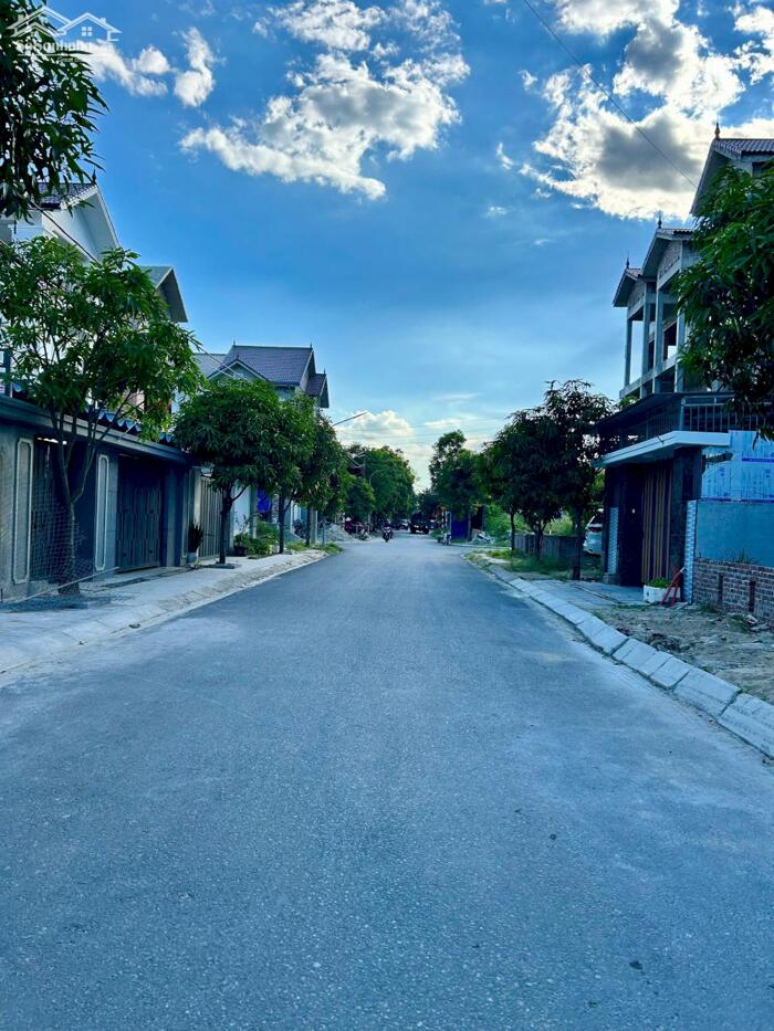 Hình ảnh BÁN BIỆT THỰ XÂY THÔ, LÔ GÓC 2 MẶT TIỀN – KĐT YÊN HOÀ, QUÁN BÀU, TP VINH 4