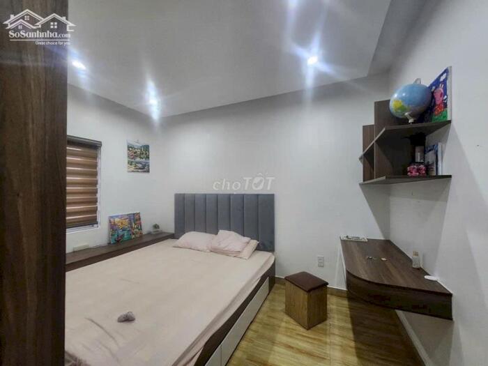 Hình ảnh Cho thuê nhà Văn Cao, DT: 45m2, 3 p.ngủ full đồ. 5