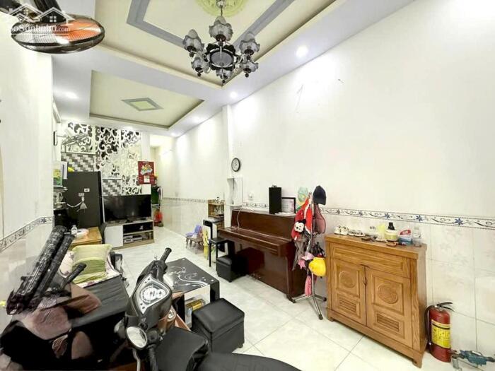 Hình ảnh Bán nhà hẻm xe hơi 1/ đường số 3, p9 0